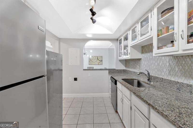 6851 Roswell Road Atlanta - 10