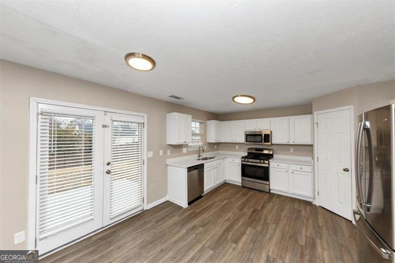 2114 BLACK OAK Lane Ellenwood - 10