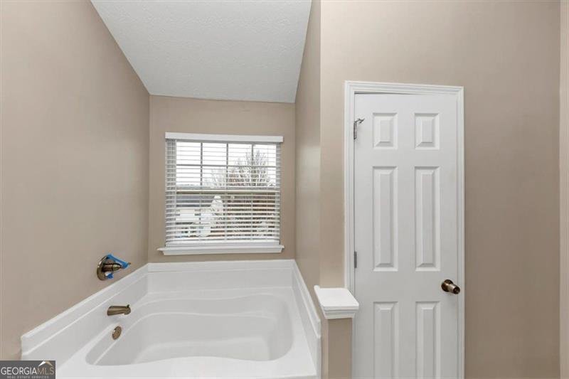 2114 BLACK OAK Lane Ellenwood - 34