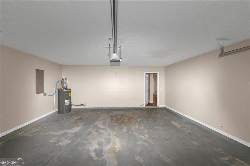 2114 BLACK OAK Lane Ellenwood - 38