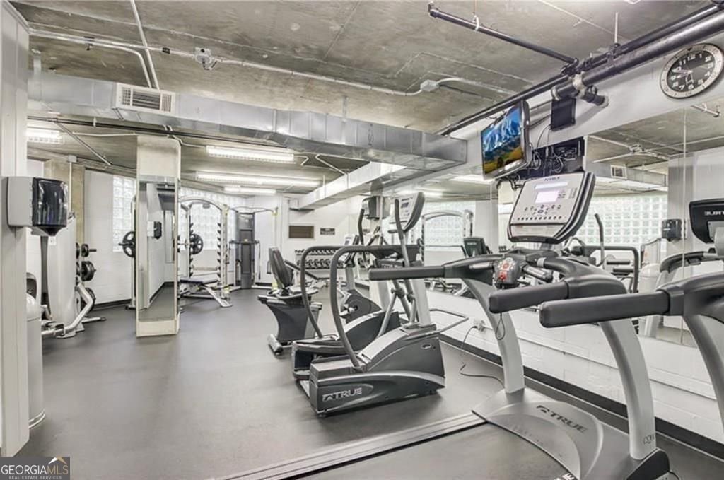 3235 Roswell Road Atlanta - 30