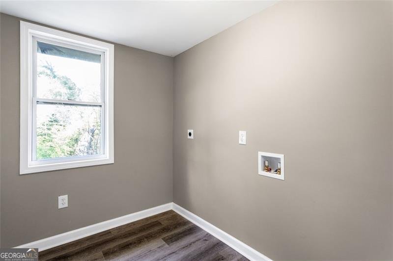 2745 FAIRLANE Drive Atlanta - 16