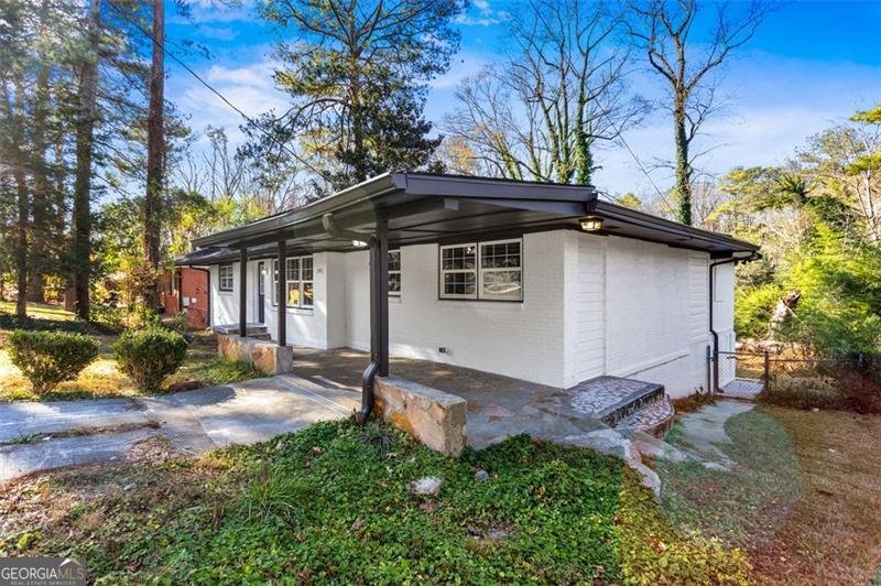 2745 FAIRLANE Drive Atlanta - 3