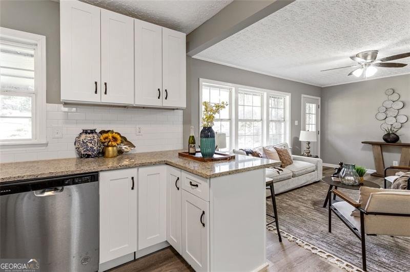 2745 FAIRLANE Drive Atlanta - 7