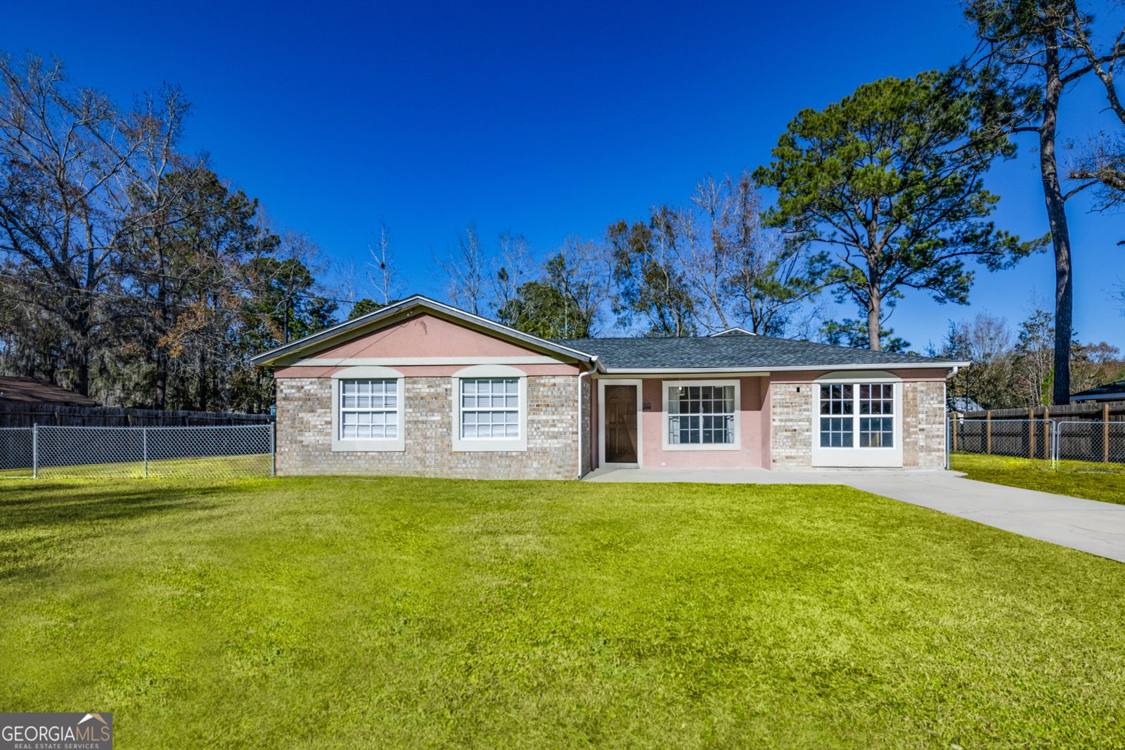 246 Peach Avenue Kingsland - 1