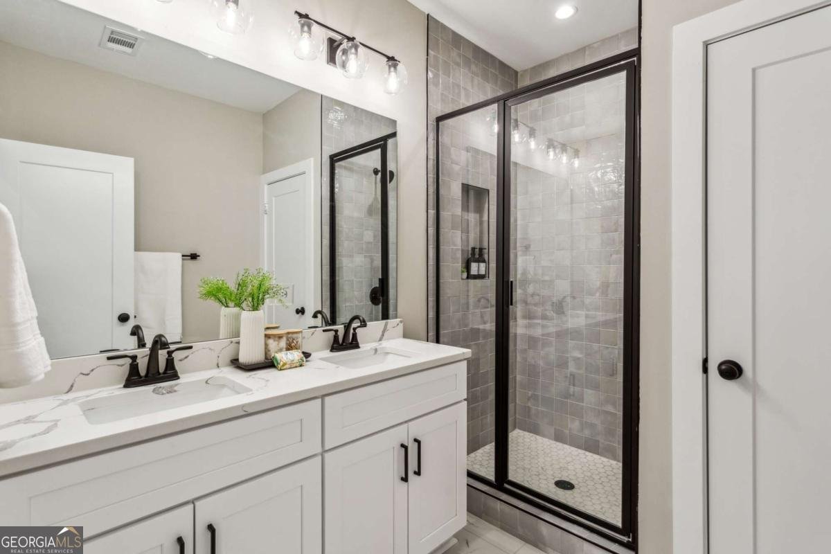1095 Tucker Avenue Atlanta - 17