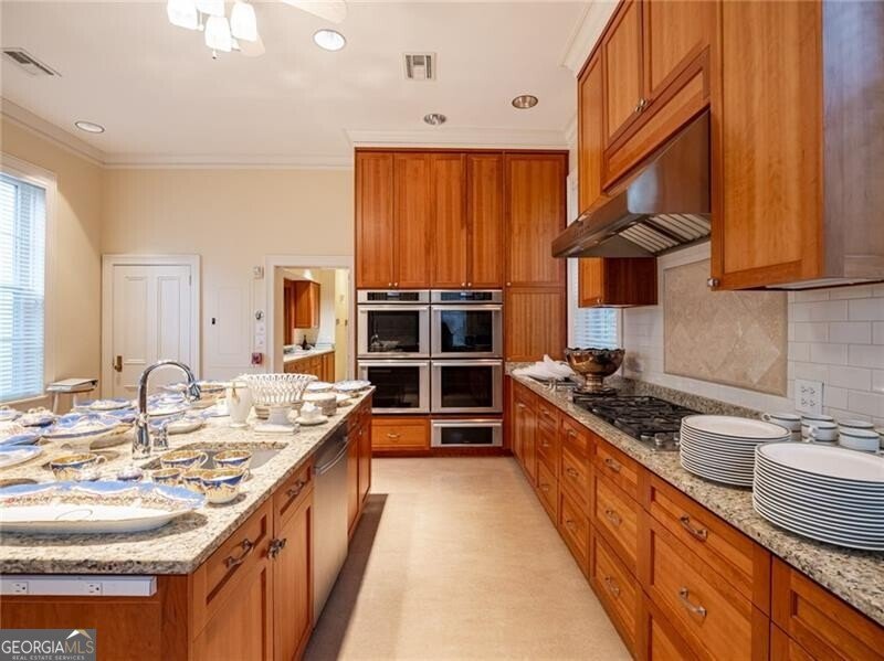 570 Prince Avenue Athens - 17