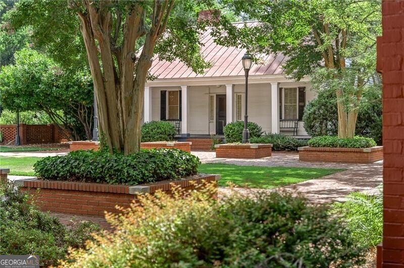 570 Prince Avenue Athens - 35