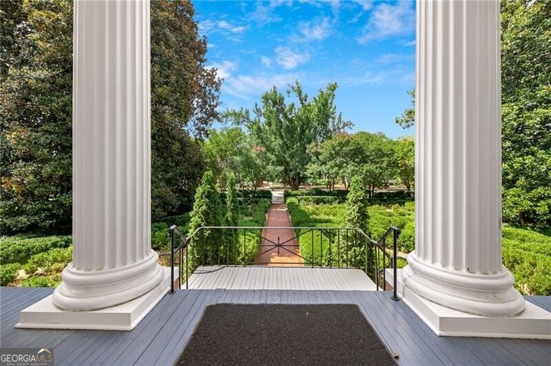 570 Prince Avenue Athens - 4