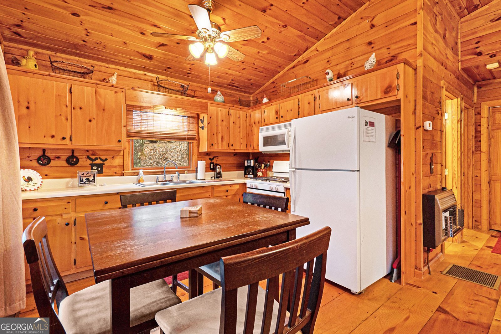 77 Brittany Lane Cherry Log - 22