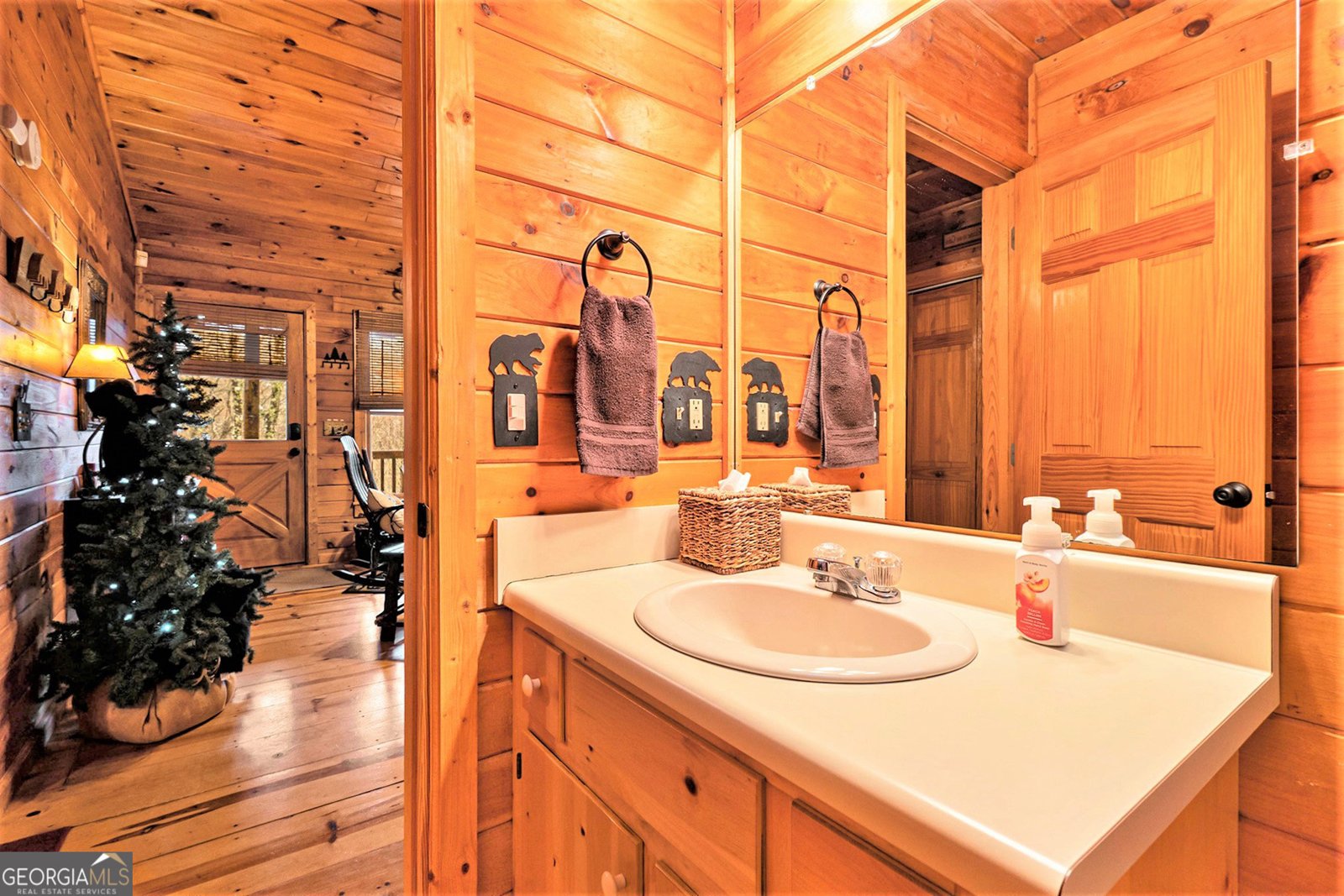 77 Brittany Lane Cherry Log - 27