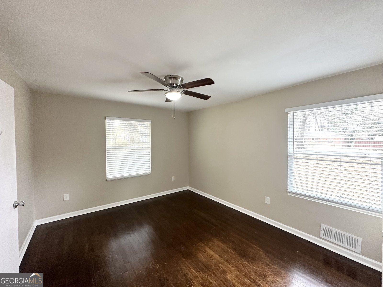 2284 Headland Drive East Point - 10