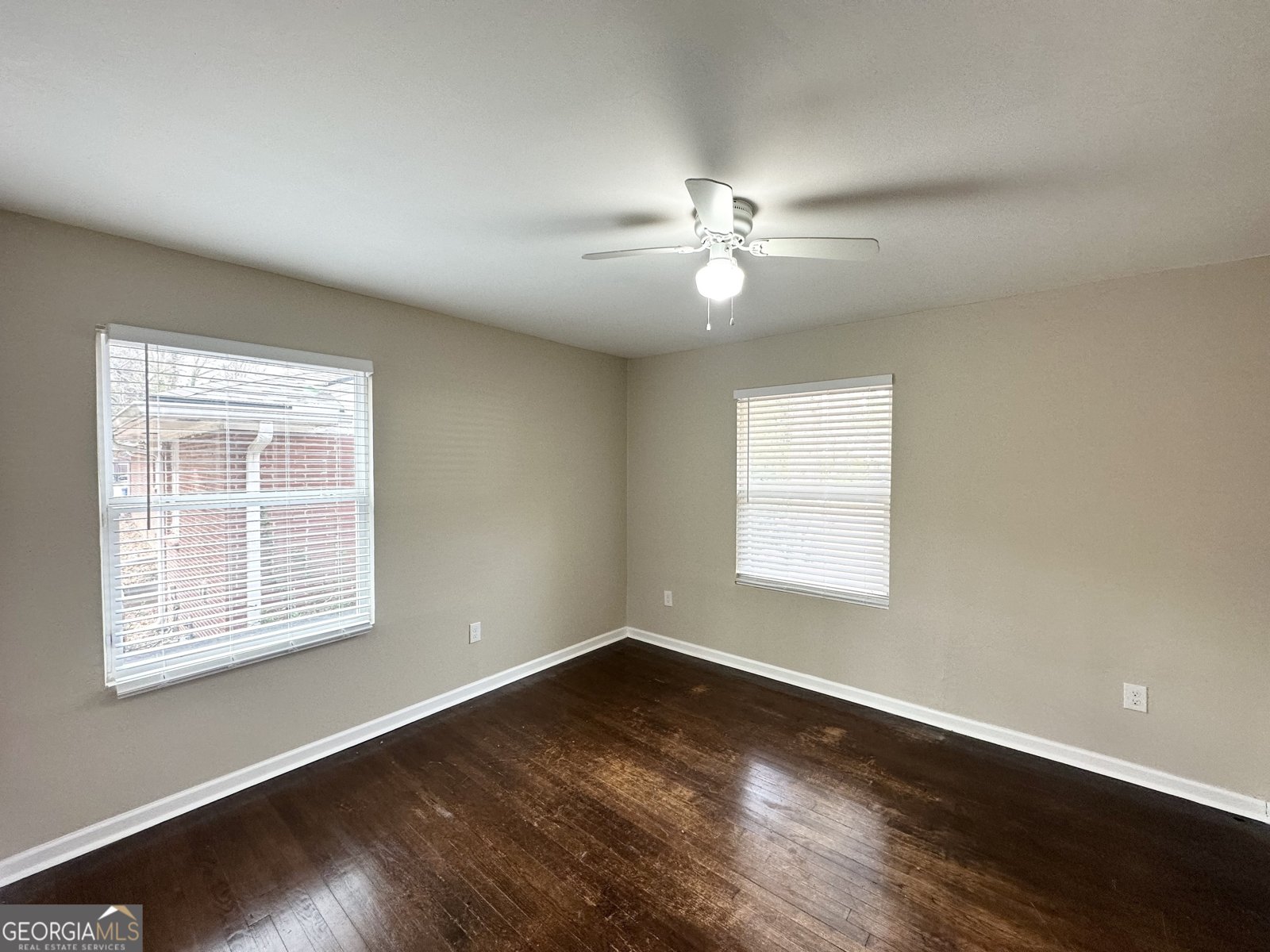 2284 Headland Drive East Point - 9