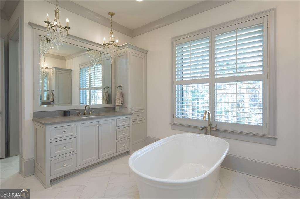 5152 BOULDER BLUFF Way Suwanee - 34