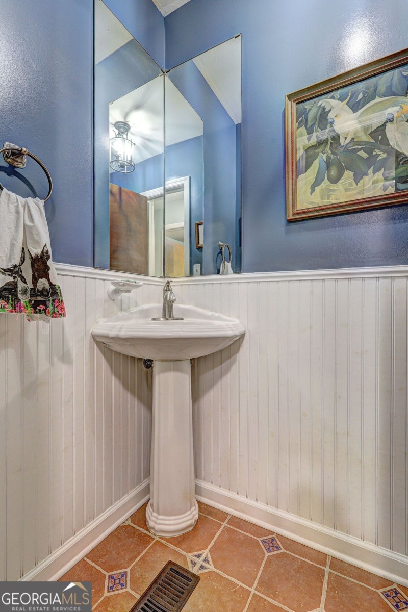 566 Lake Laurel Road Milledgeville - 11