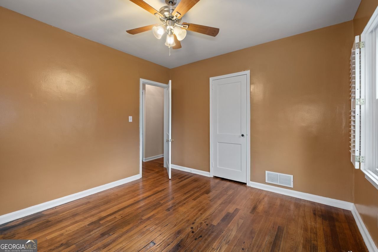 2597 Elsinore Street East Point - 23