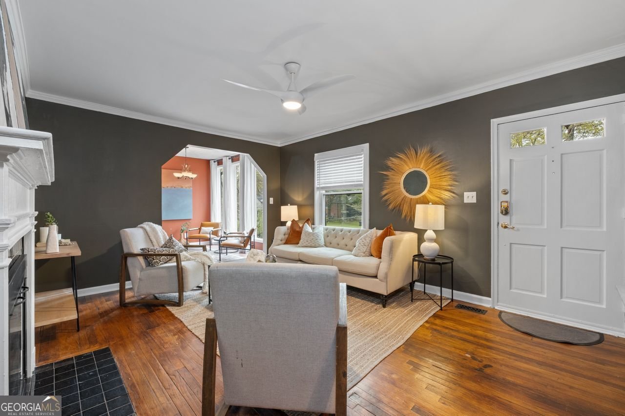 2597 Elsinore Street East Point - 9