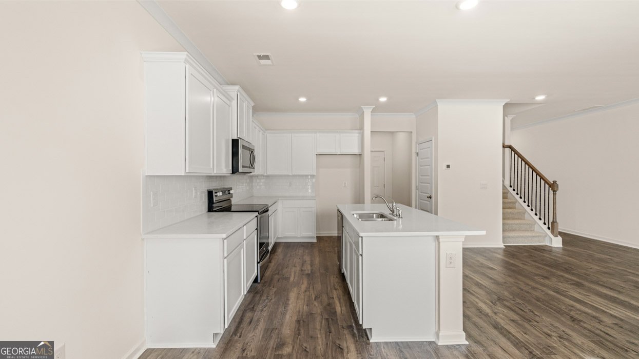 321 Sound Circle Stockbridge - 30