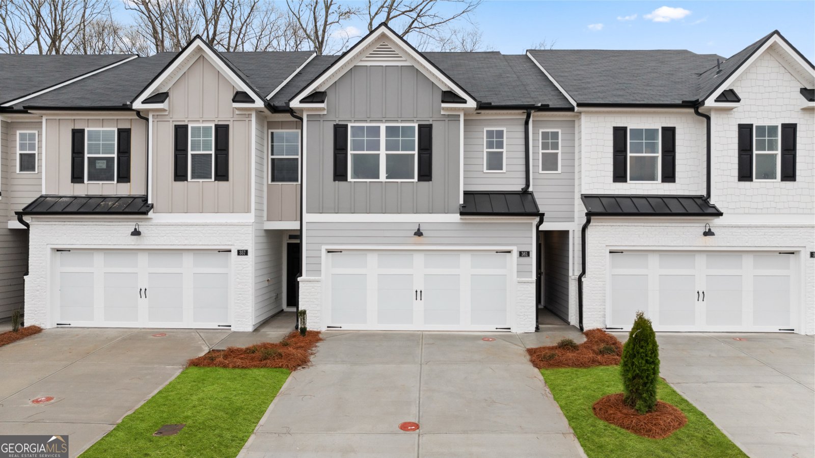 305 Sound Circle Stockbridge - 1