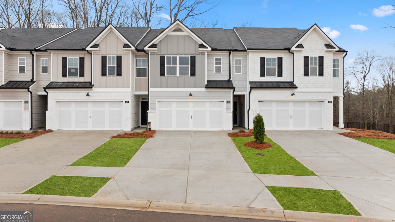 297 Sound Circle Stockbridge - 1