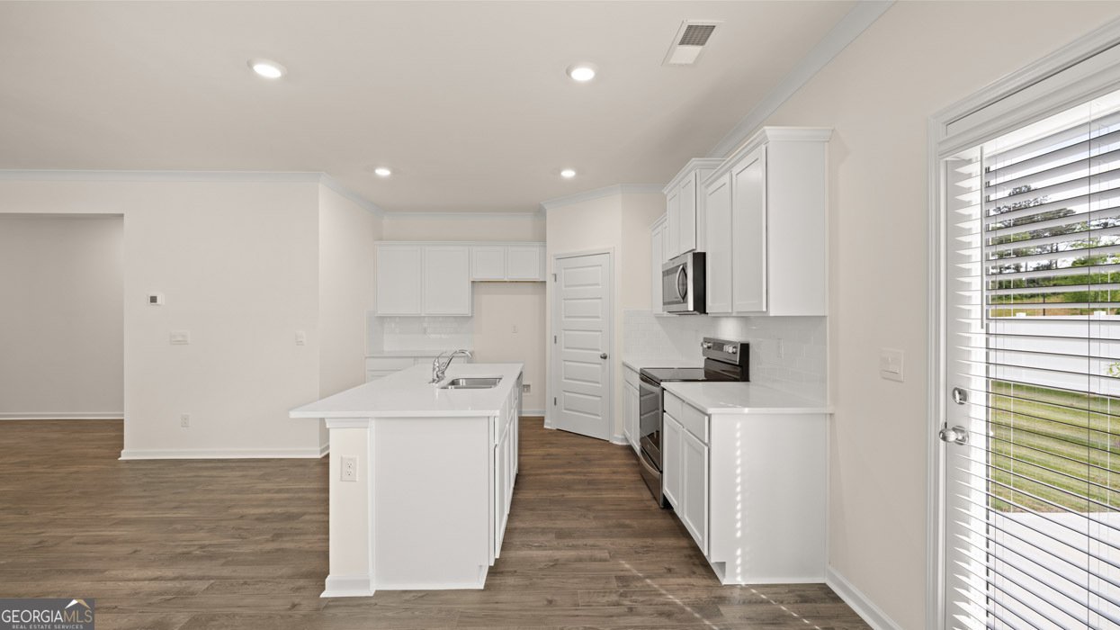 297 Sound Circle Stockbridge - 11