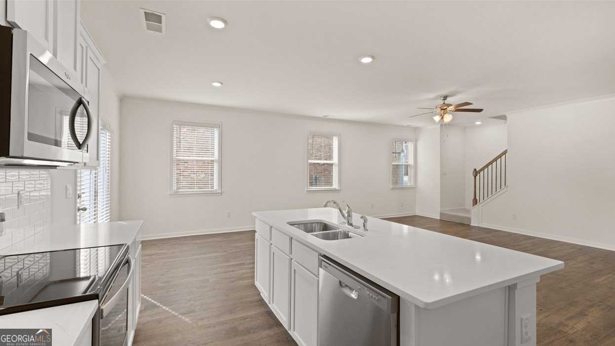 297 Sound Circle Stockbridge - 12
