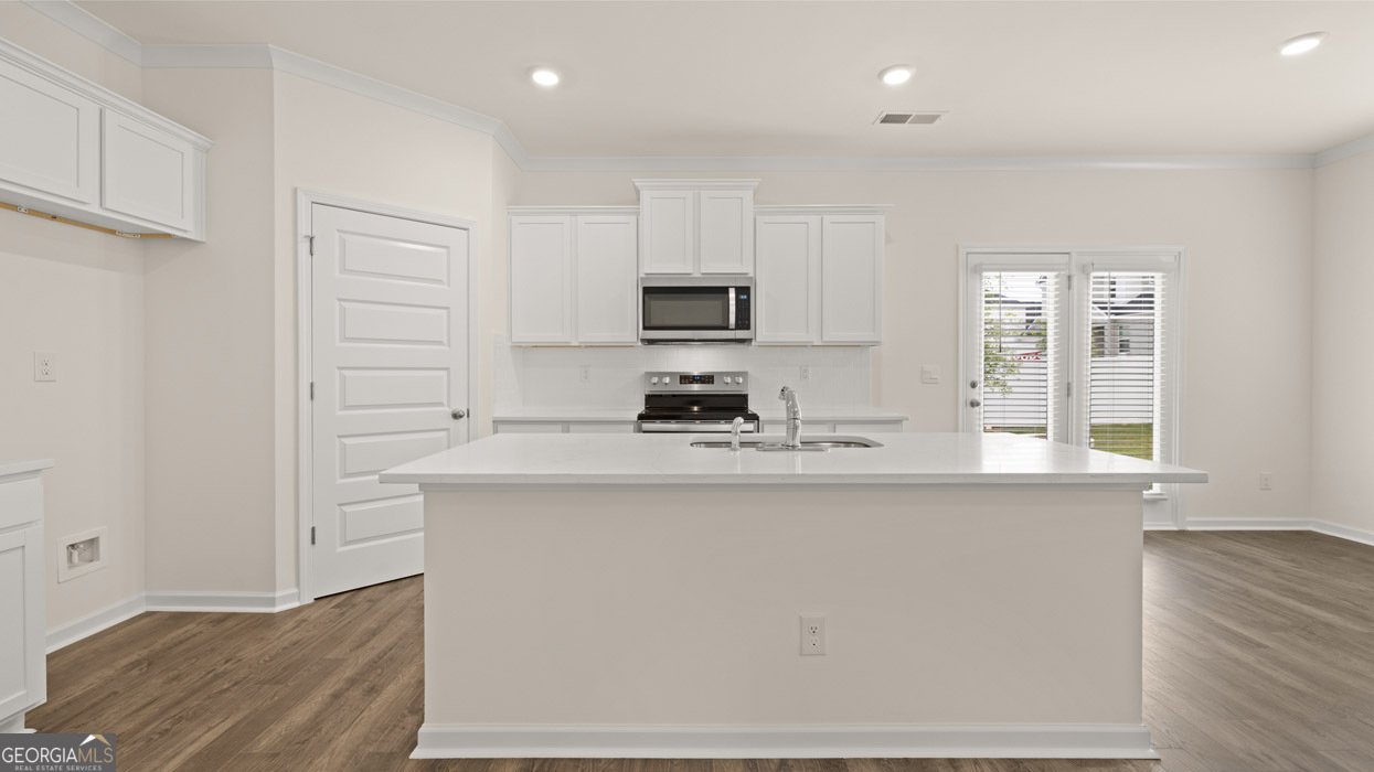 297 Sound Circle Stockbridge - 13