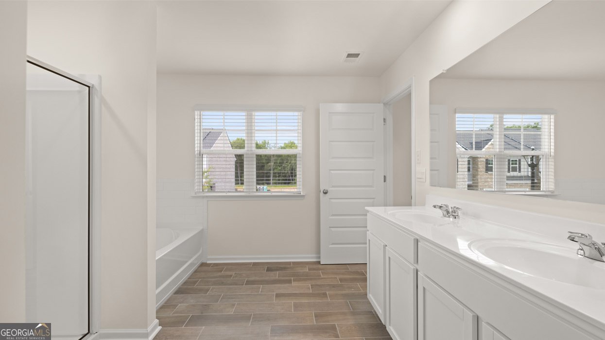 297 Sound Circle Stockbridge - 17