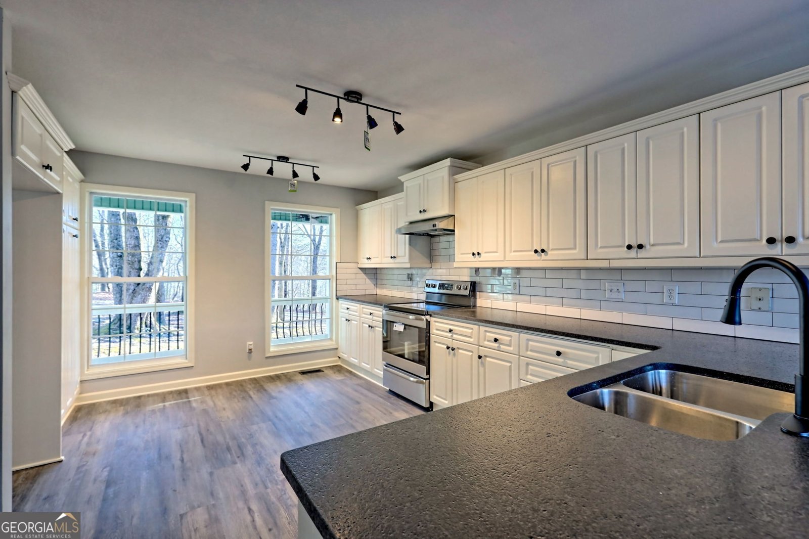 150 Blue Jay Road Clarkesville - 33