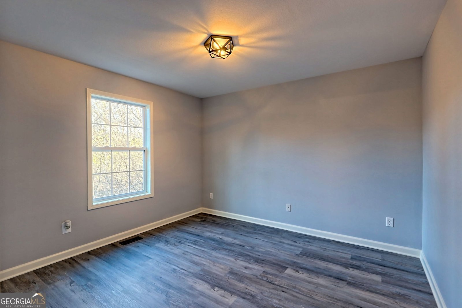 150 Blue Jay Road Clarkesville - 39