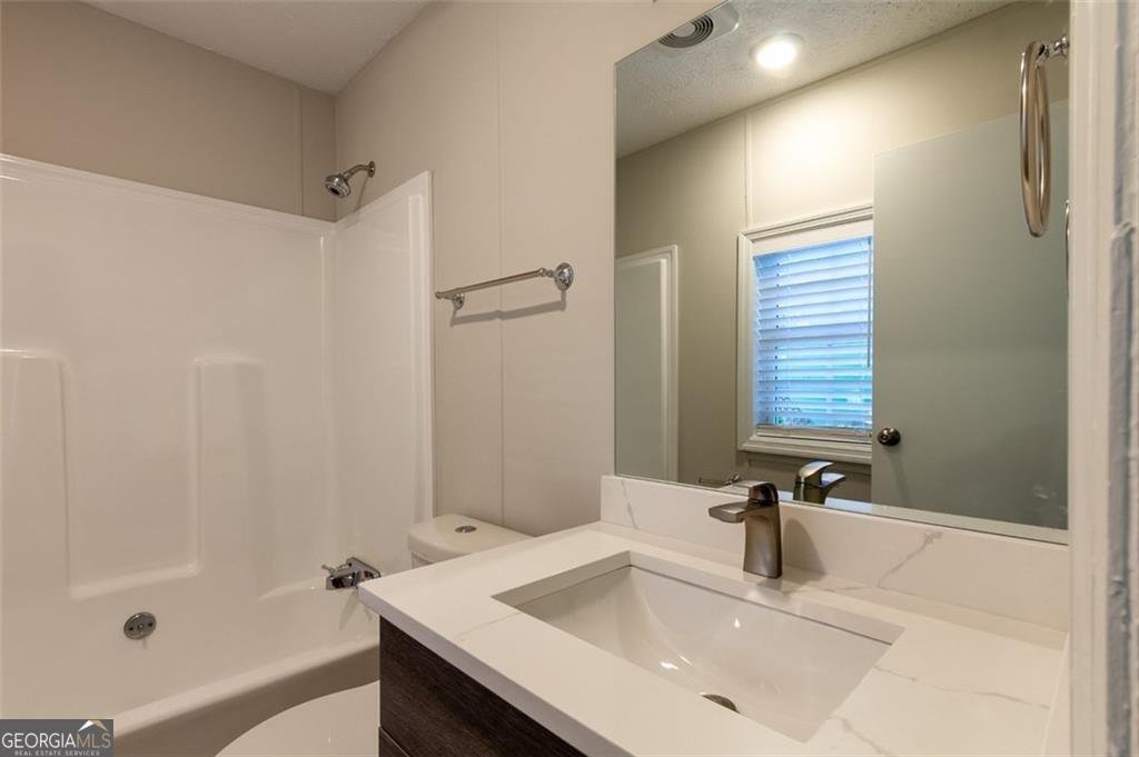 6140 Jones Road Flowery Branch - 10