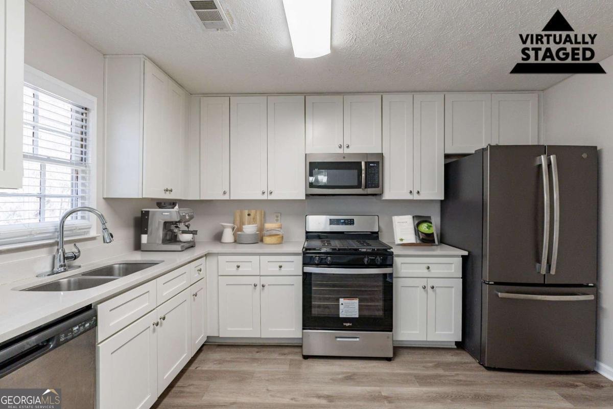 5725 Twain Drive Ellenwood - 2