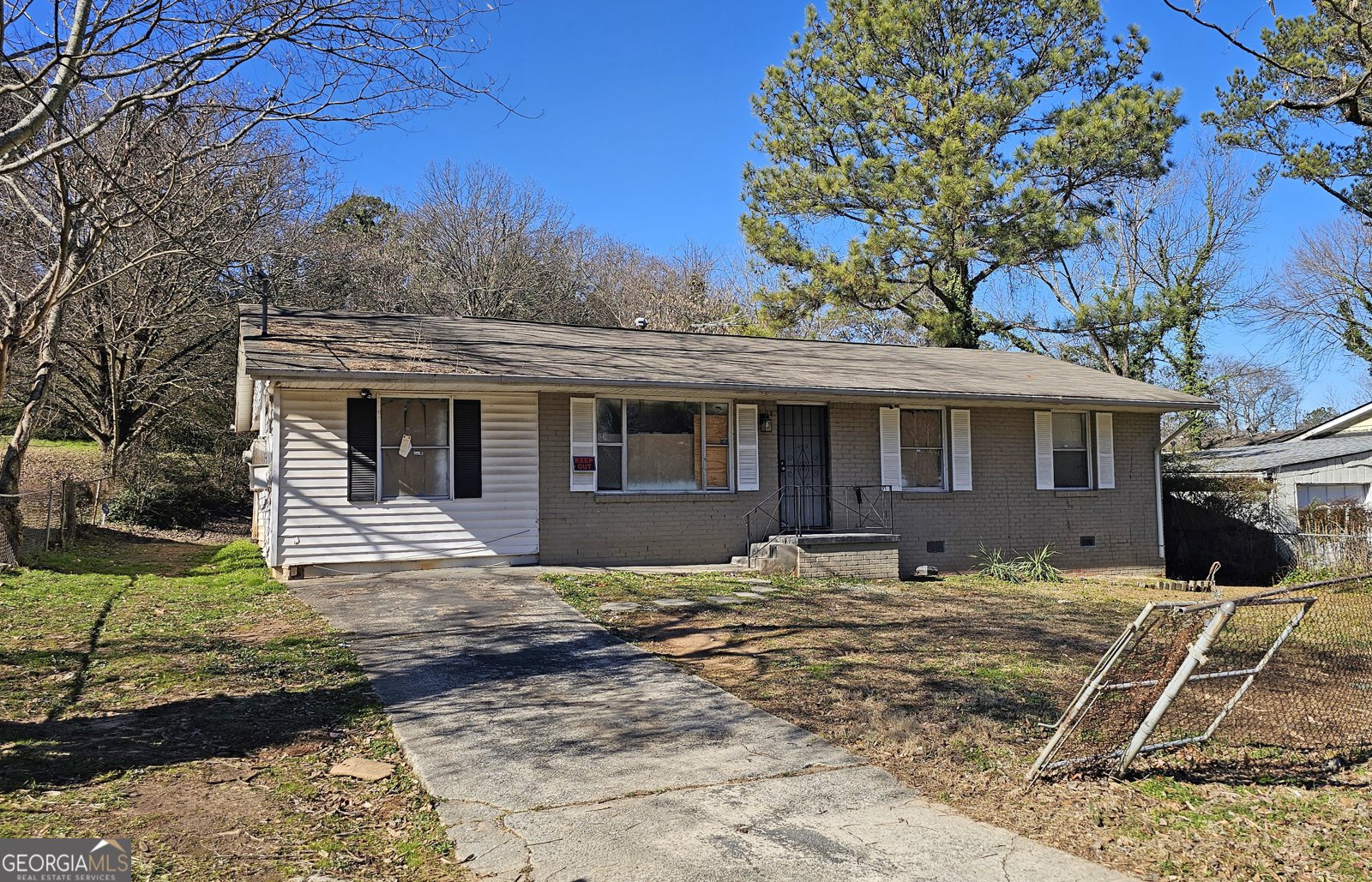 5173 Kingswood Circle Atlanta - 1