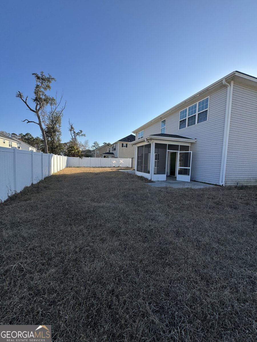 709 Eden Lane Hinesville - 37