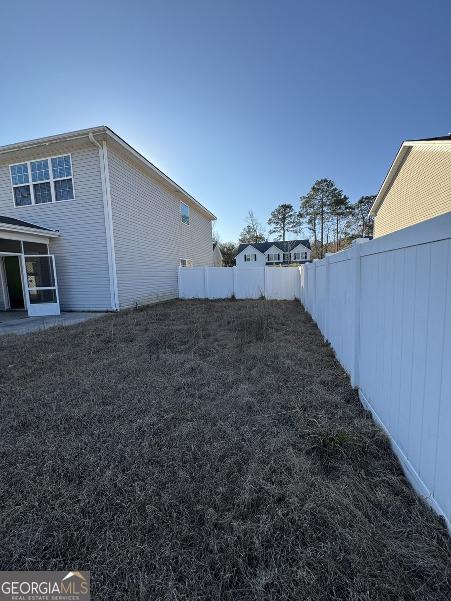 709 Eden Lane Hinesville - 38