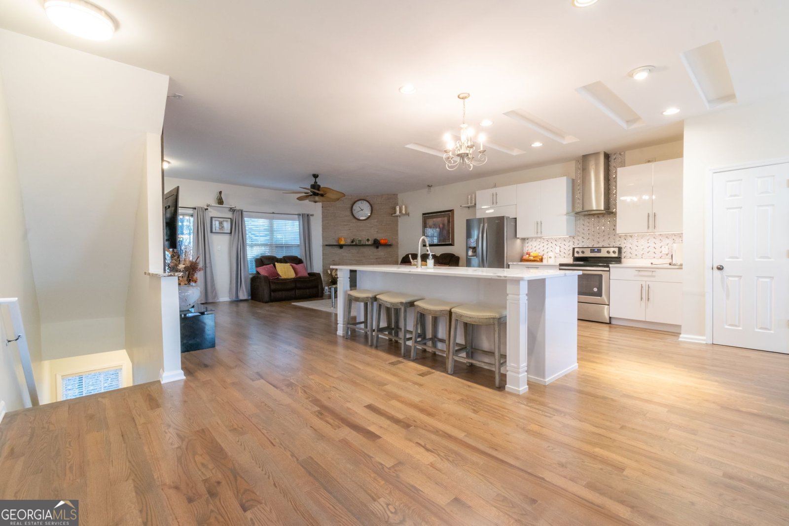1605 signal flag Way Lawrenceville - 15