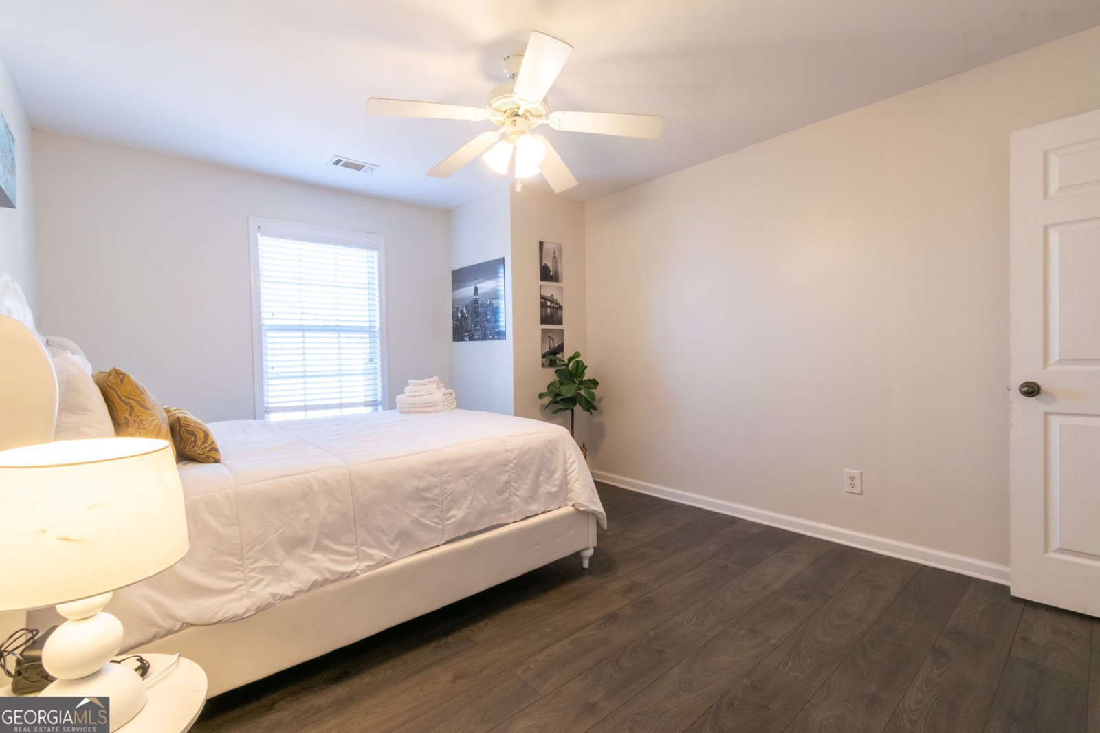 1605 signal flag Way Lawrenceville - 31