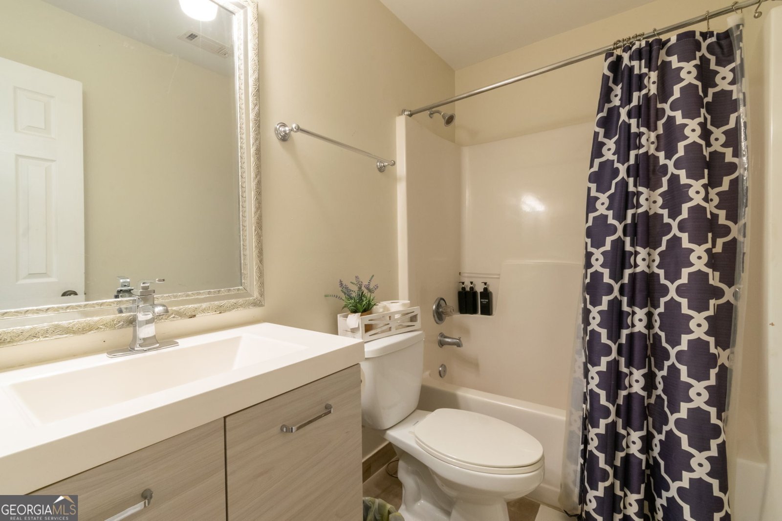 1605 signal flag Way Lawrenceville - 34