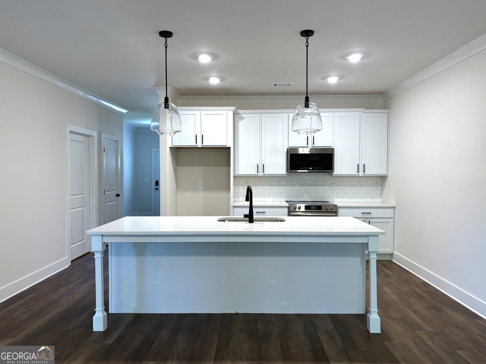 74 Village Court Cleveland - 10
