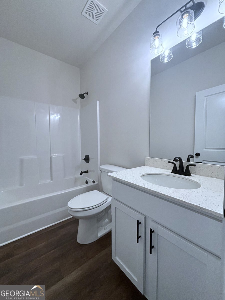 74 Village Court Cleveland - 6