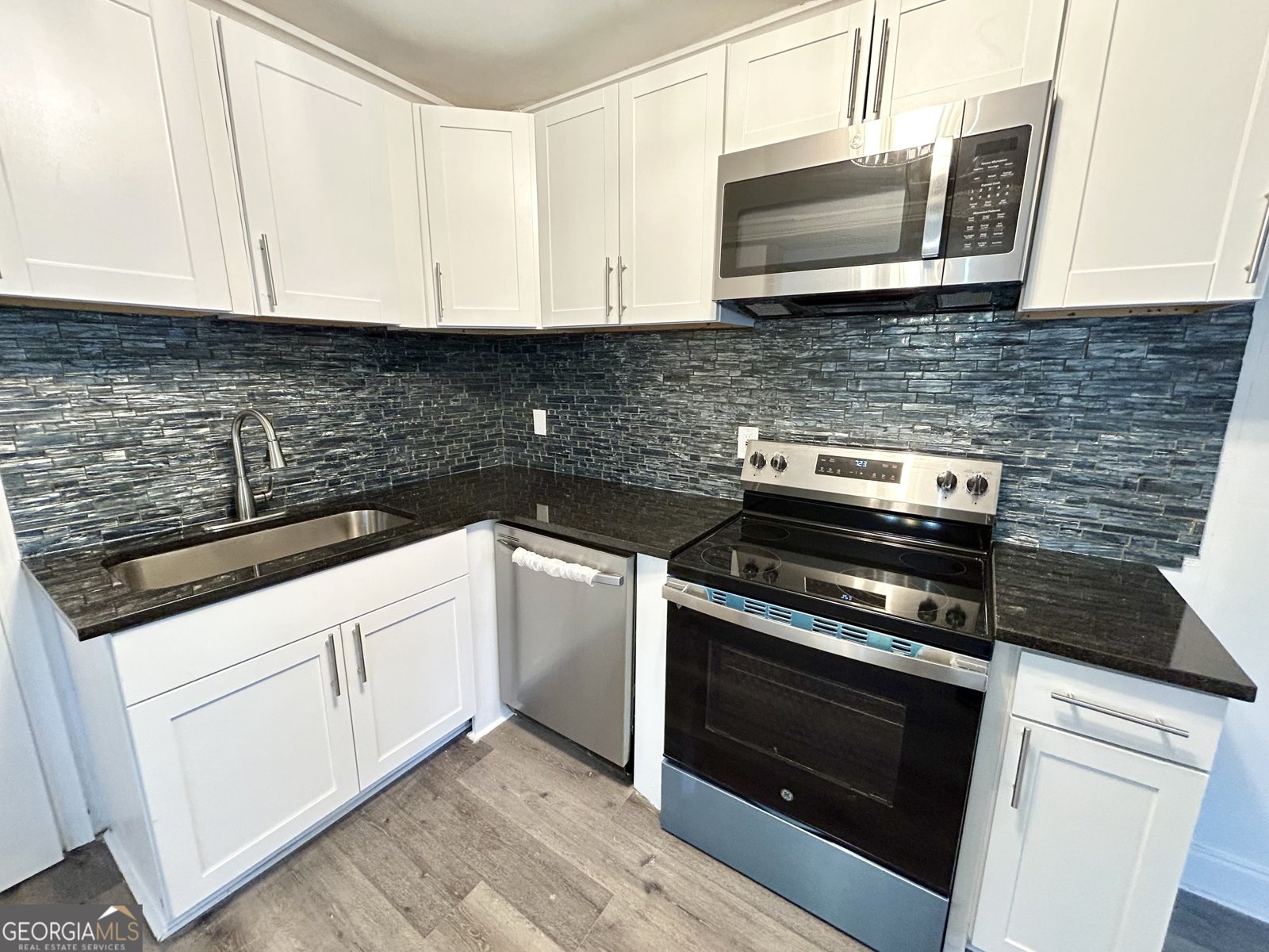 2495 GLENDALE Circle Smyrna - 17