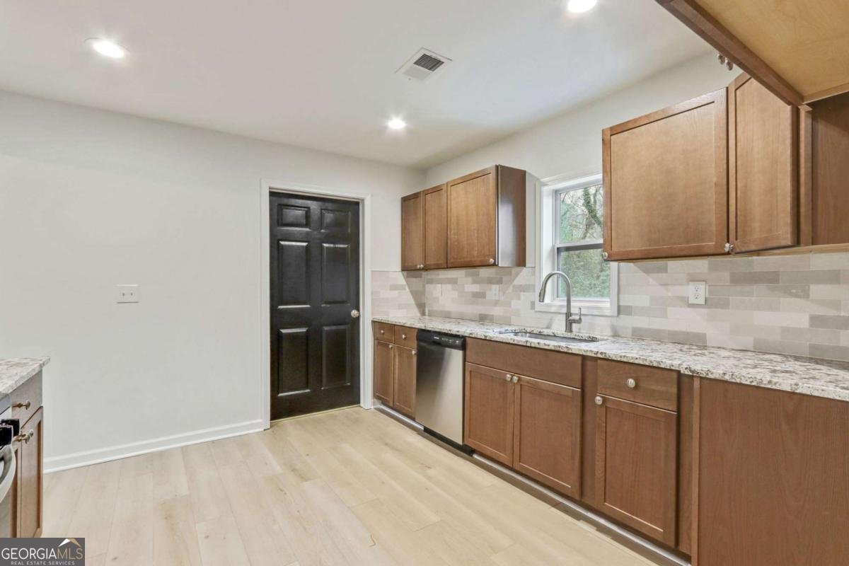 20 Pennington Avenue Rome - 2