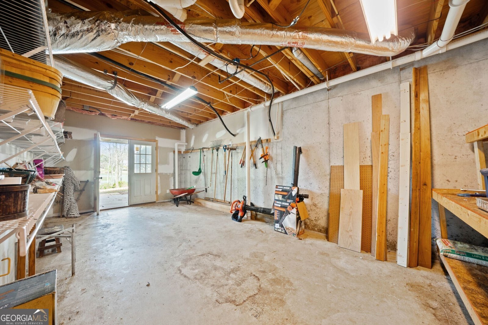 210 Lawn Market Sharpsburg - 47