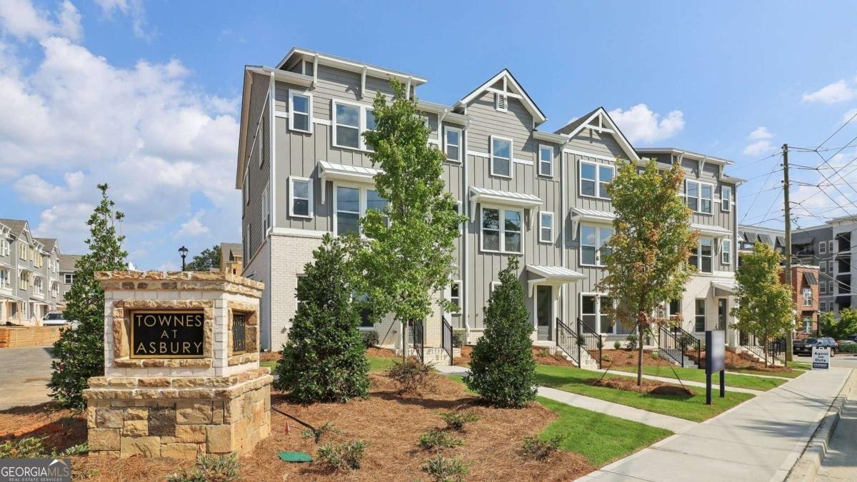 204 College Circle Hapeville - 1