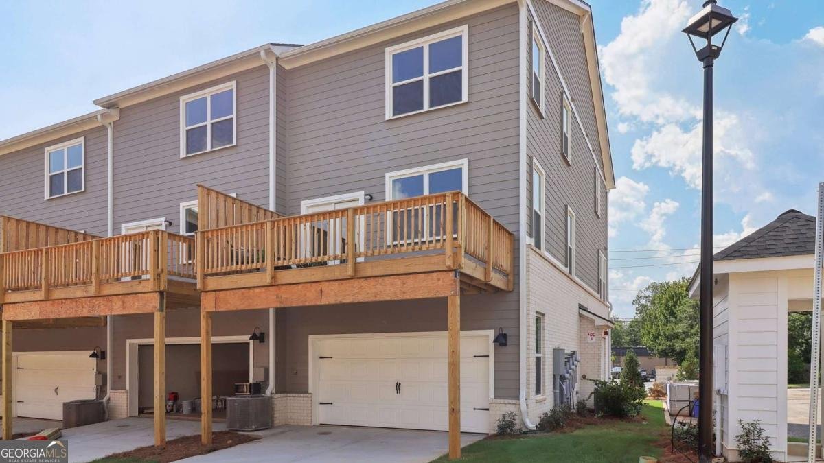 204 College Circle Hapeville - 45