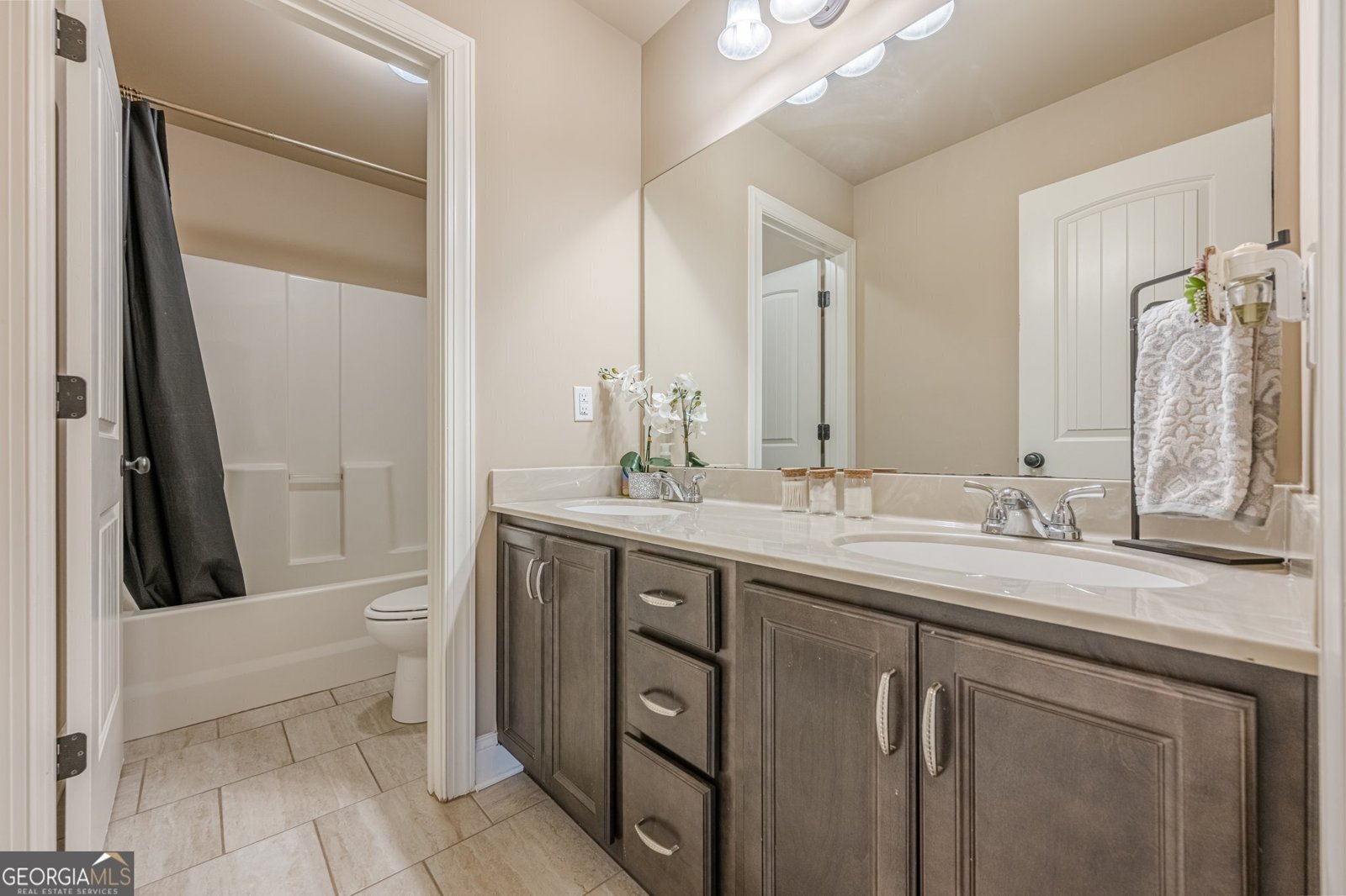 1050 Silver Thorne Drive Loganville - 53