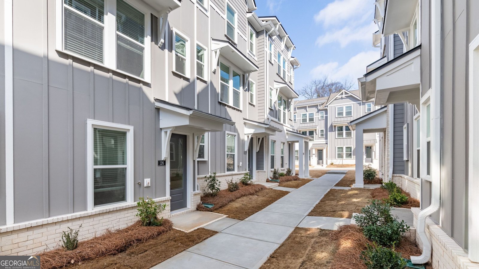 127 Silvia Lane Hapeville - 1
