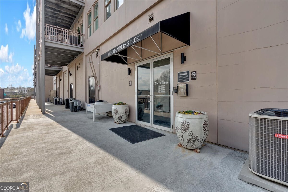 360 Chambers Street Woodstock - 40
