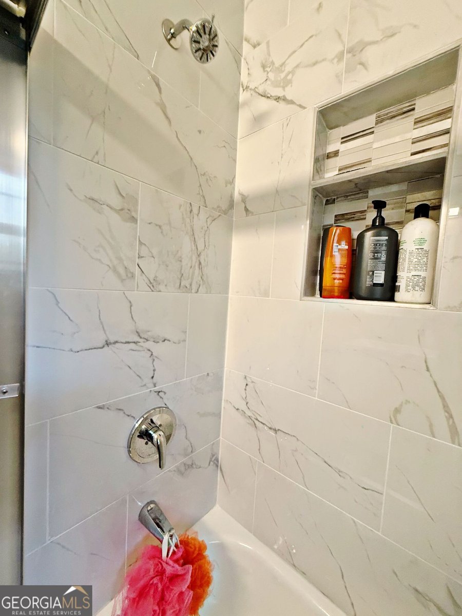 372 Second Street Forest Park - 11