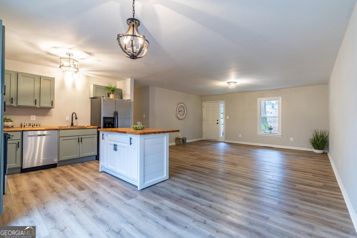 9 Woodberry Drive Silver Creek - 12